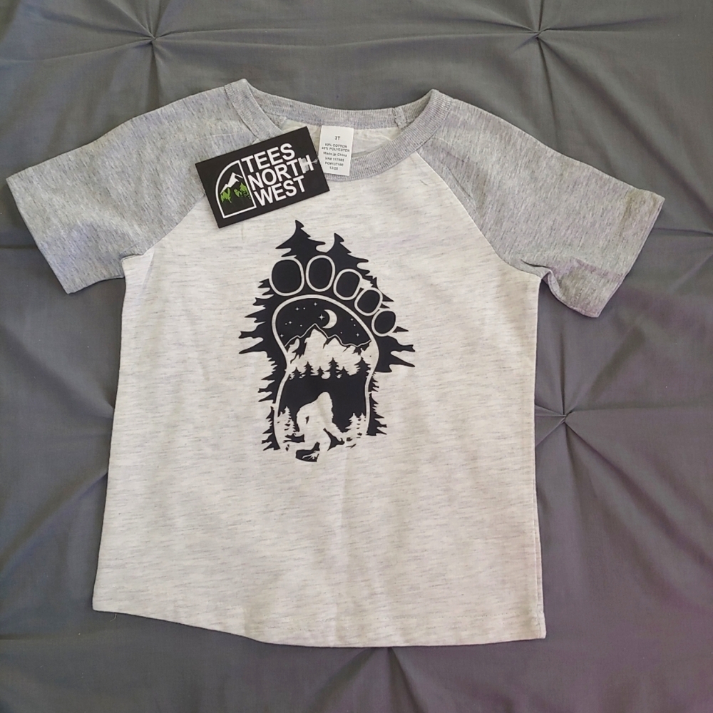 NWT Tee's NW Big Foot Graphic Tee, Boy's Size 3T, Light Grey/Heather Grey/Black